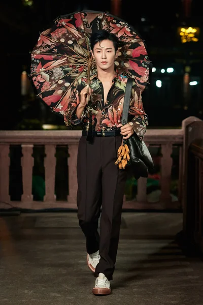 Look 35